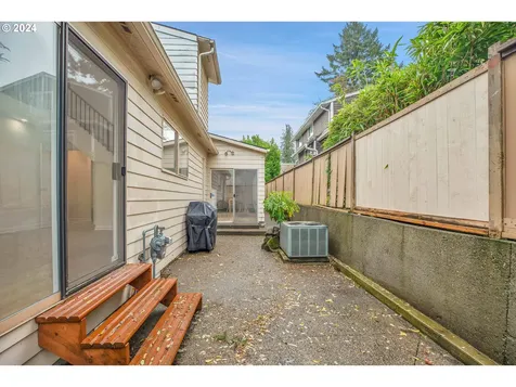8603 SW 19th Avenue Portland OR 97219