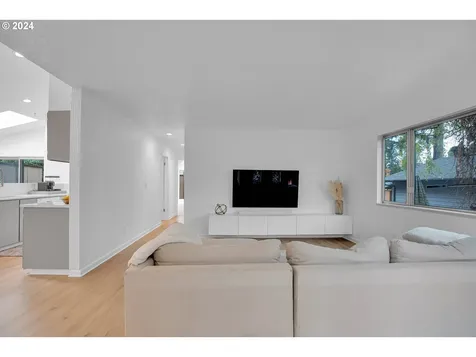 8603 SW 19th Avenue Portland OR 97219