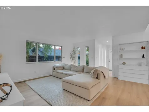 8603 SW 19th Avenue Portland OR 97219