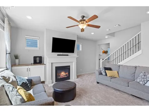 3813 S Willow Drive Ridgefield WA 98642