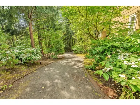 10215 Nw Village Heights Drive Portland OR 97229