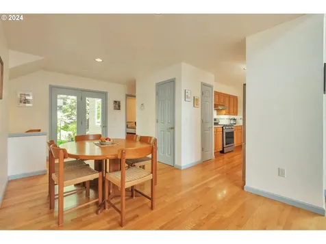 10215 Nw Village Heights Drive Portland OR 97229