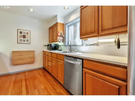 10215 Nw Village Heights Drive Portland OR 97229