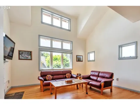 10215 Nw Village Heights Drive Portland OR 97229