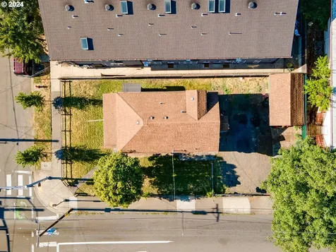 8080 SE 6th Avenue Portland OR 97202