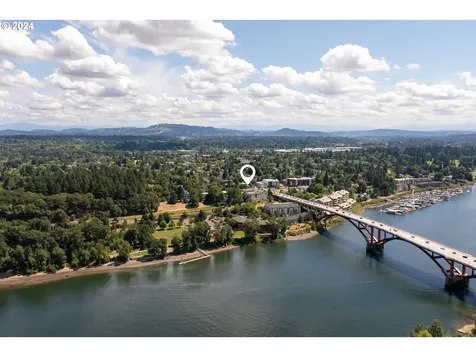 8080 SE 6th Avenue Portland OR 97202