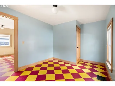 8080 SE 6th Avenue Portland OR 97202