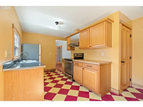 8080 SE 6th Avenue Portland OR 97202