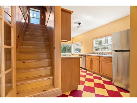 8080 SE 6th Avenue Portland OR 97202