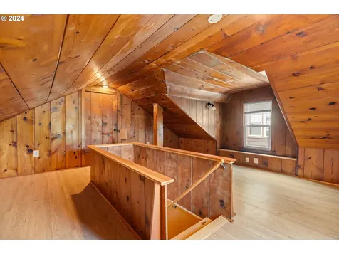 8080 SE 6th Avenue Portland OR 97202