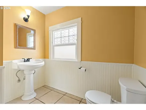 8080 SE 6th Avenue Portland OR 97202