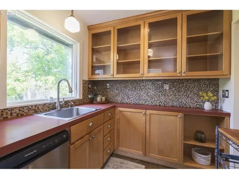 5713 Ne 13th Avenue Portland OR 97211
