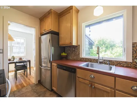 5713 Ne 13th Avenue Portland OR 97211