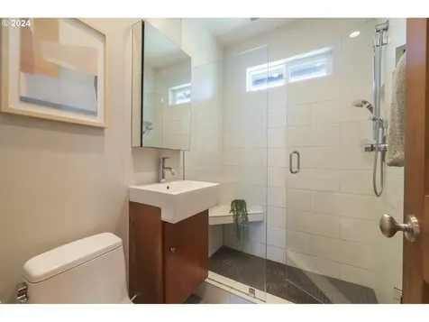 5713 Ne 13th Avenue Portland OR 97211