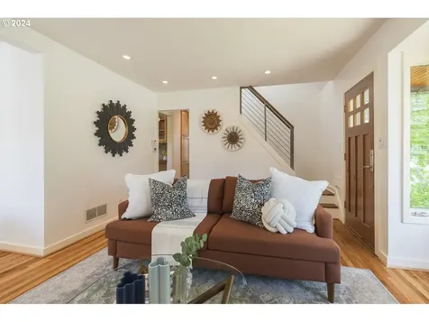 5713 Ne 13th Avenue Portland OR 97211