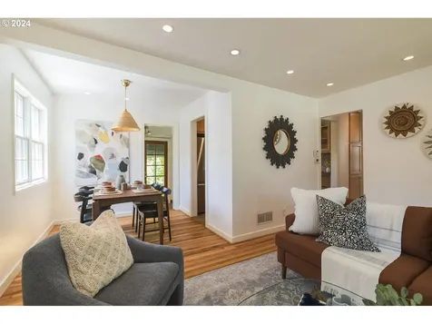 5713 Ne 13th Avenue Portland OR 97211
