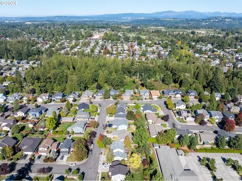 1788 SE Eagle Lane Gresham OR 97080