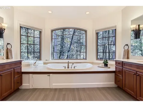 13516 NW Glendoveer Drive Portland OR 97231