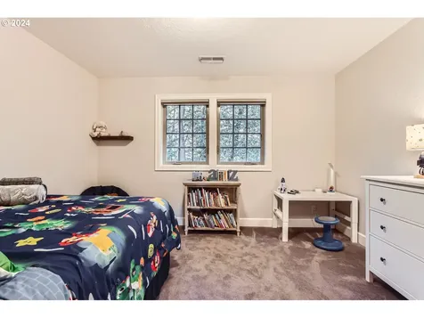 13516 NW Glendoveer Drive Portland OR 97231