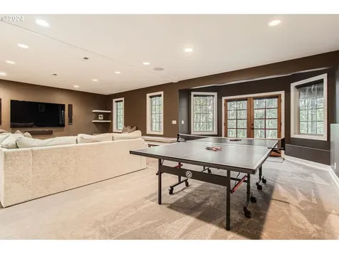 13516 NW Glendoveer Drive Portland OR 97231
