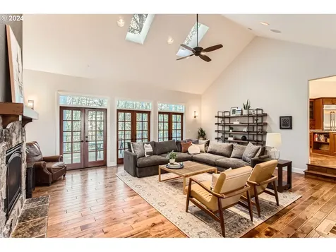 13516 NW Glendoveer Drive Portland OR 97231