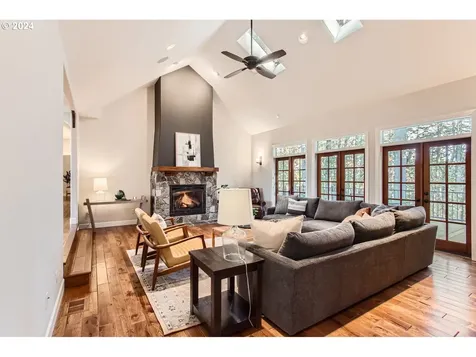 13516 NW Glendoveer Drive Portland OR 97231