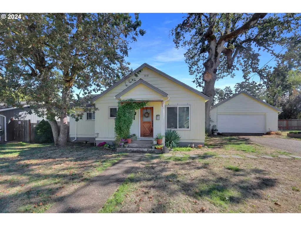 334 N 8th Street Cottage Grove OR 97424