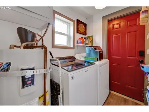 334 N 8th Street Cottage Grove OR 97424