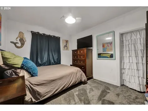 334 N 8th Street Cottage Grove OR 97424