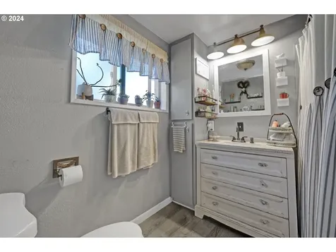 334 N 8th Street Cottage Grove OR 97424