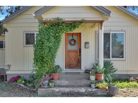 334 N 8th Street Cottage Grove OR 97424