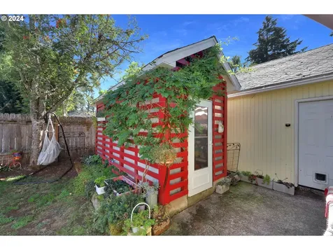 334 N 8th Street Cottage Grove OR 97424