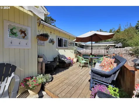 334 N 8th Street Cottage Grove OR 97424