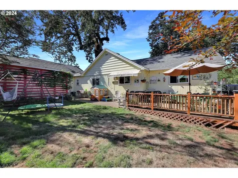 334 N 8th Street Cottage Grove OR 97424
