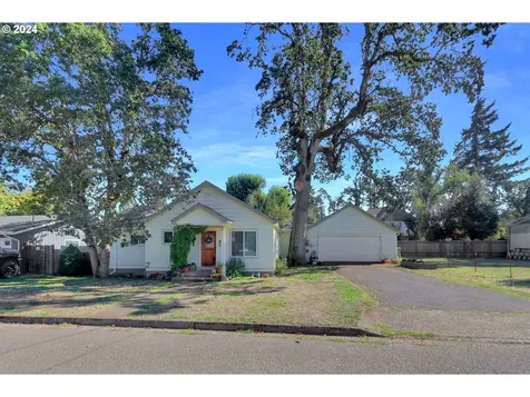 334 N 8th Street Cottage Grove OR 97424