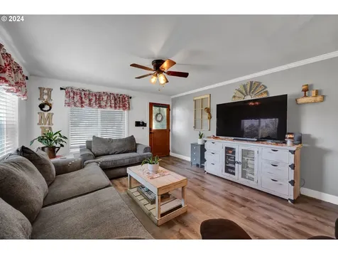 334 N 8th Street Cottage Grove OR 97424