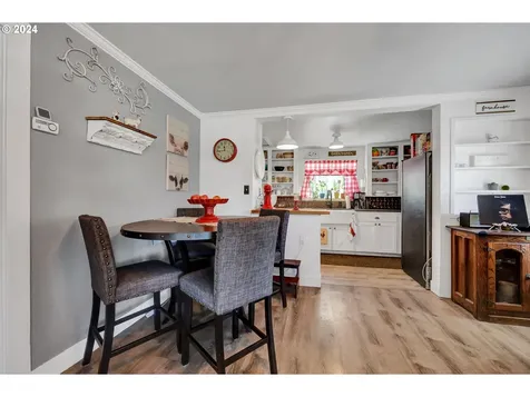 334 N 8th Street Cottage Grove OR 97424