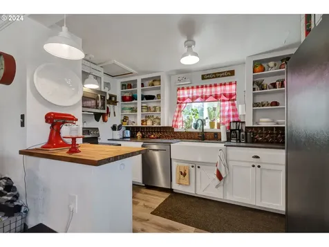 334 N 8th Street Cottage Grove OR 97424