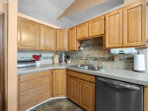 1303 Sw Linneman Avenue Gresham OR 97080