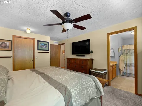 1303 Sw Linneman Avenue Gresham OR 97080