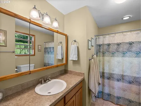 1303 Sw Linneman Avenue Gresham OR 97080