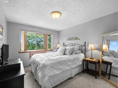 1303 Sw Linneman Avenue Gresham OR 97080