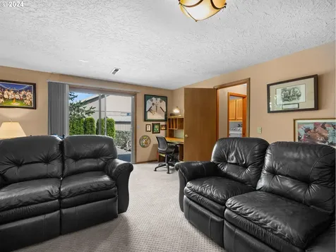 1303 Sw Linneman Avenue Gresham OR 97080