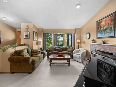 1303 Sw Linneman Avenue Gresham OR 97080