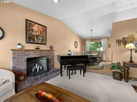 1303 Sw Linneman Avenue Gresham OR 97080