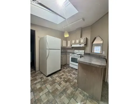 700 N Mill Street Creswell OR 97426