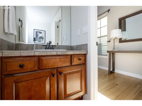 2550 Nw Parnell Terrace Portland OR 97229