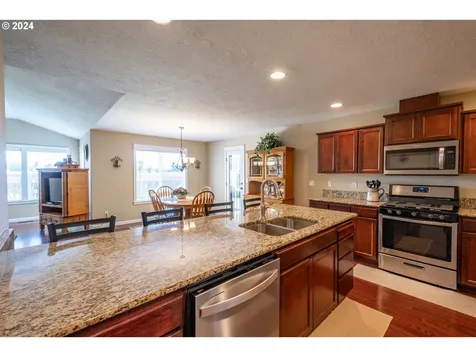 751 S 5th Street Jefferson OR 97352