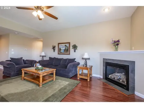 751 S 5th Street Jefferson OR 97352