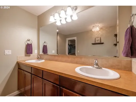 751 S 5th Street Jefferson OR 97352